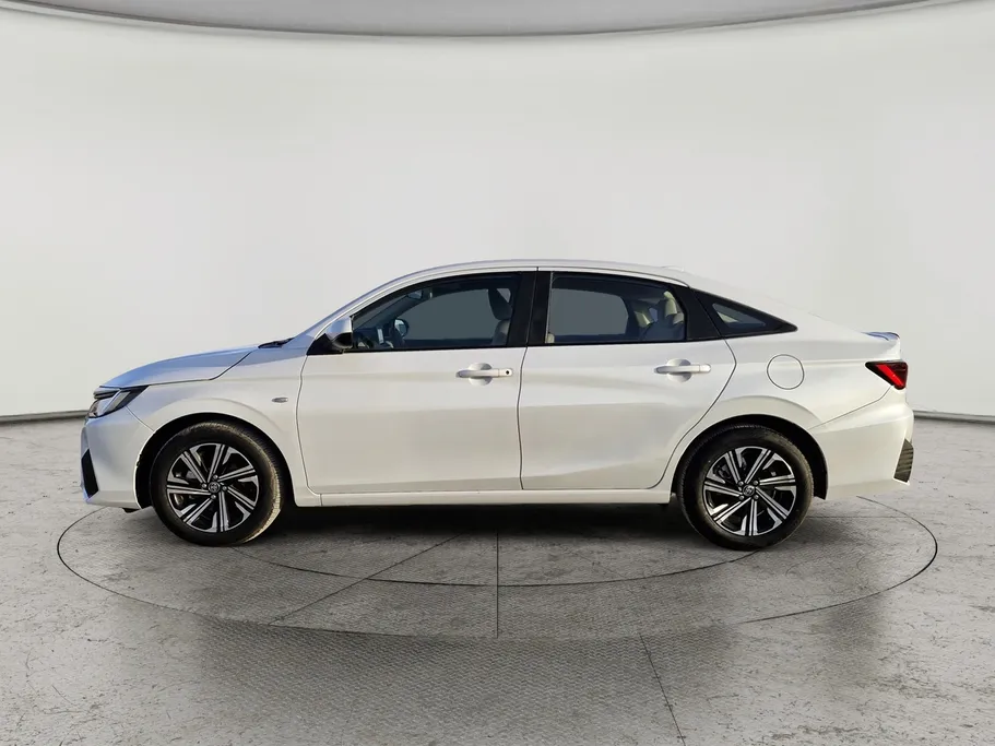 تويوتا يارس Y Plus 2024 