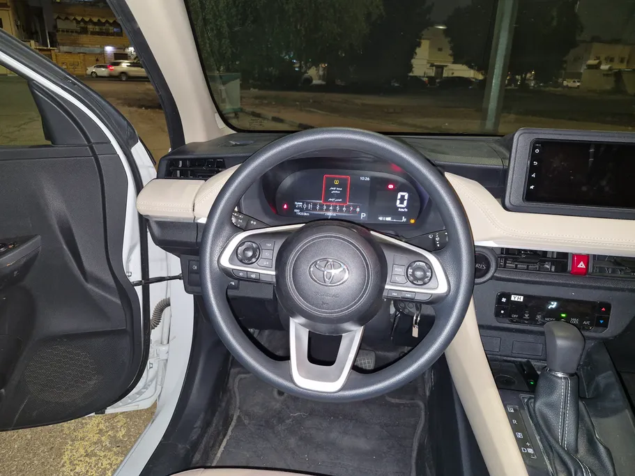 2024 Toyota Yaris  Y Plus 