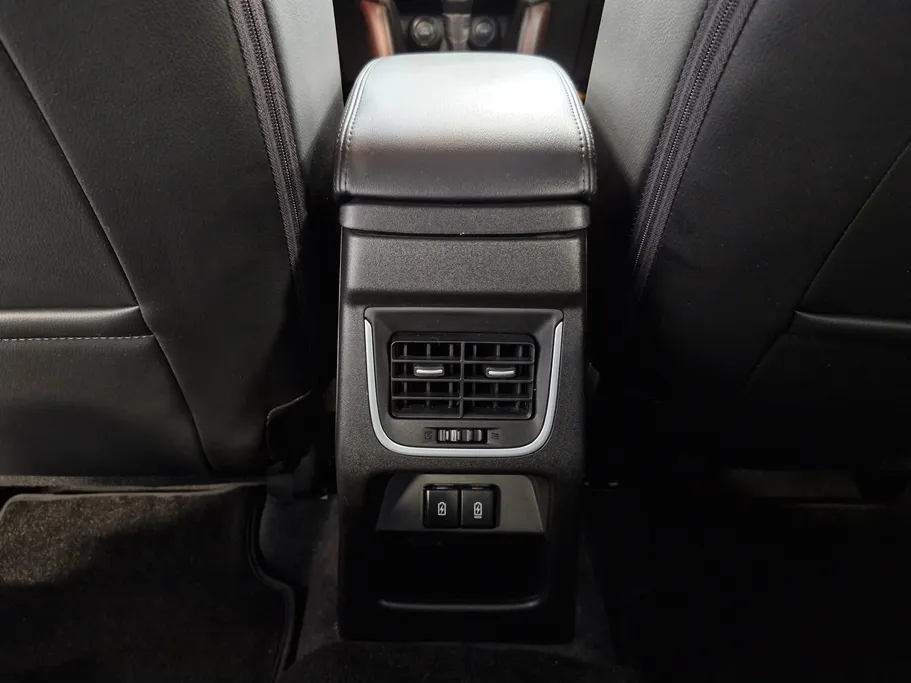 تويوتا أوربان كروزر GLX 2024 