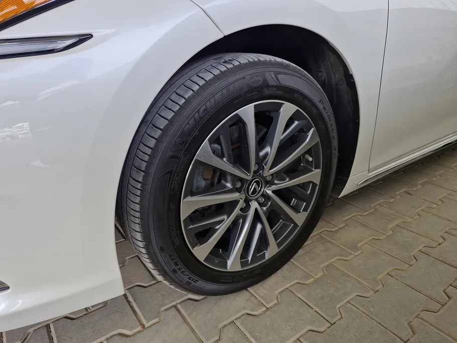 لكزس ES 350 2025 