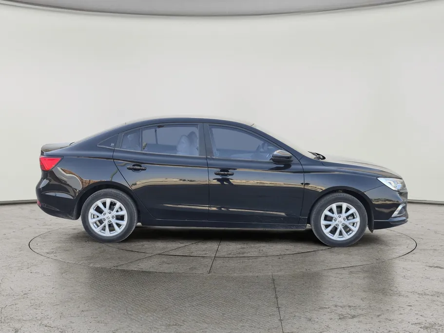 ام جي 5 STD 2025 