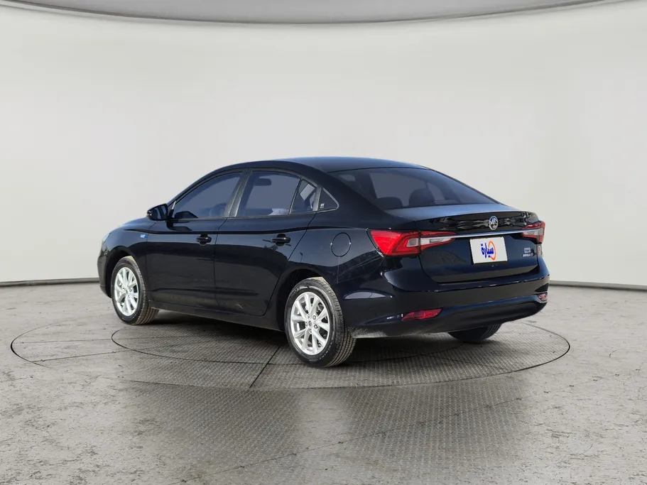 ام جي 5 STD 2025 