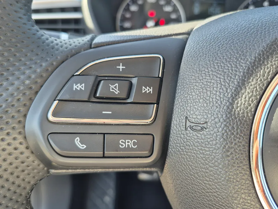 ام جي 5 STD 2025 