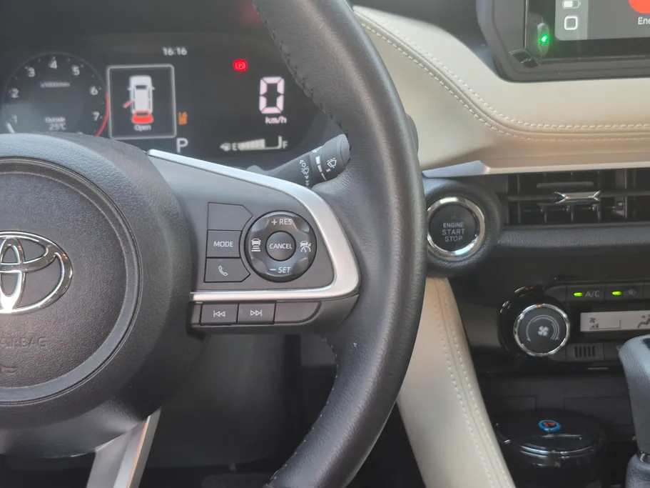 2024 Toyota Yaris  YX 