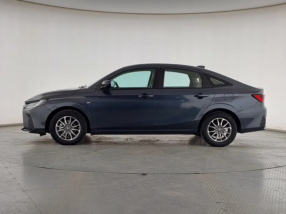 2023 Toyota Yaris  Y 