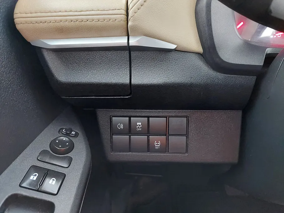 2023 Toyota Yaris  Y 