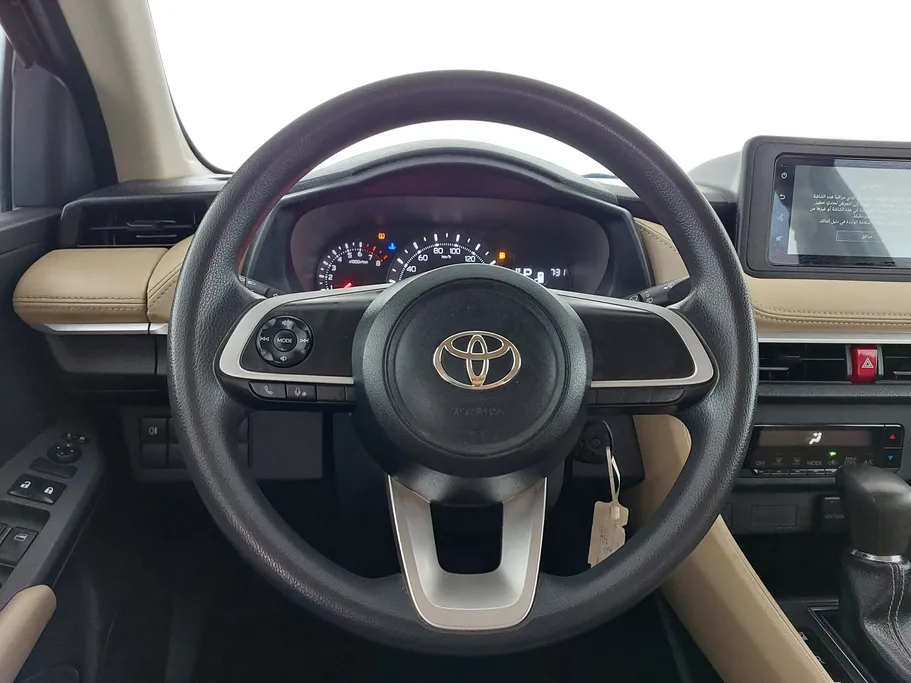2023 Toyota Yaris  Y 