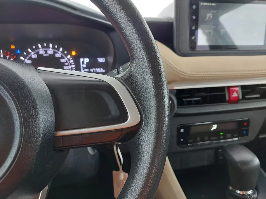 2023 Toyota Yaris  Y 