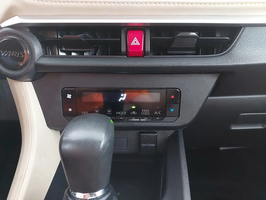 2023 Toyota Yaris  Y 