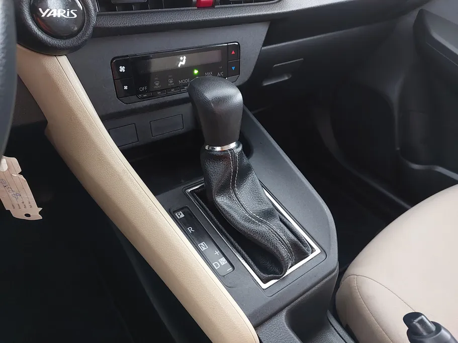 2023 Toyota Yaris  Y 