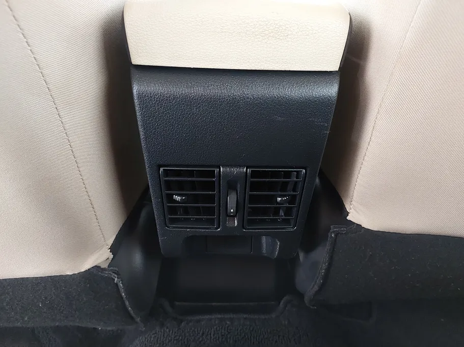 2023 Toyota Yaris  Y 