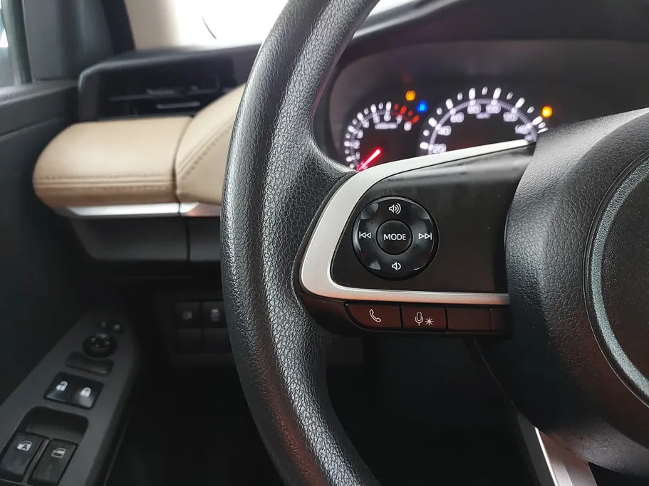 2023 Toyota Yaris  Y 