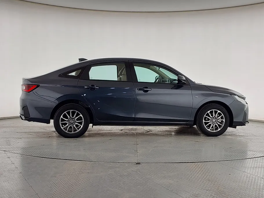 2023 Toyota Yaris  Y 