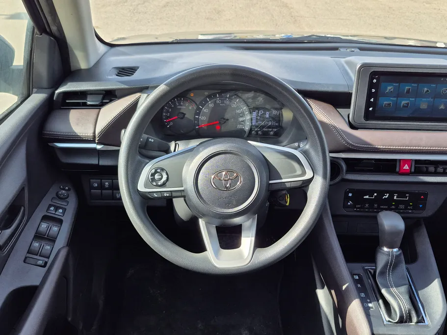 تويوتا يارس Y 2023 