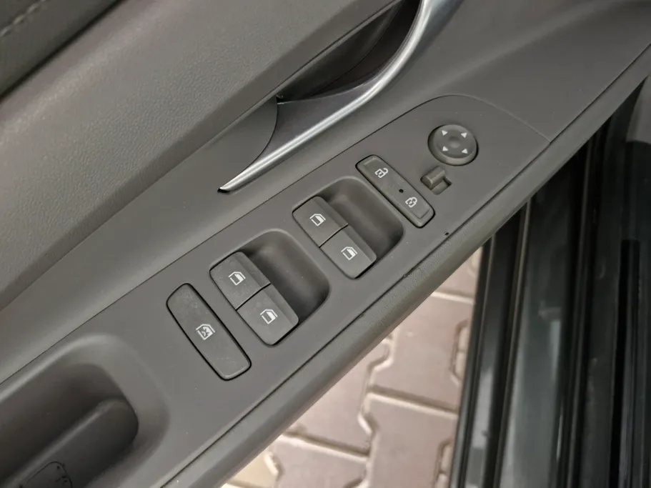 2022 Hyundai Elantra Smart 