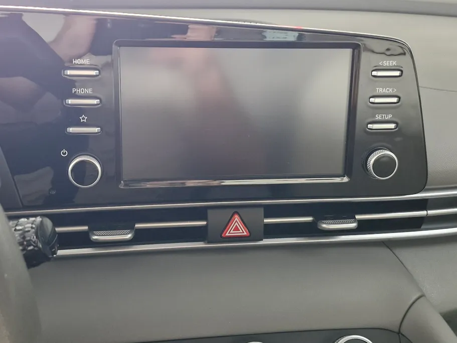 2022 Hyundai Elantra Smart 