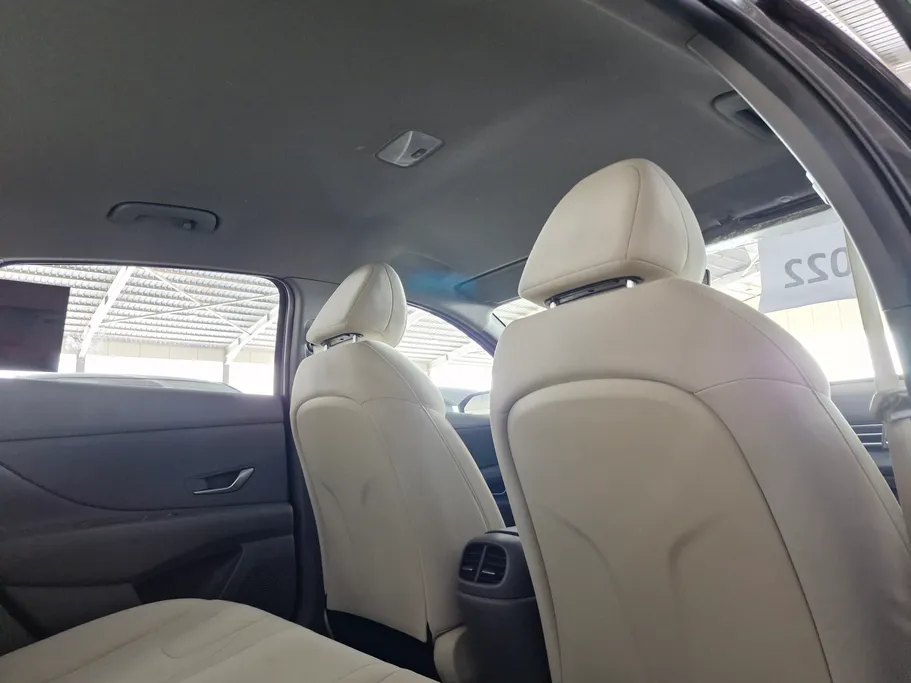 2022 Hyundai Elantra Smart 