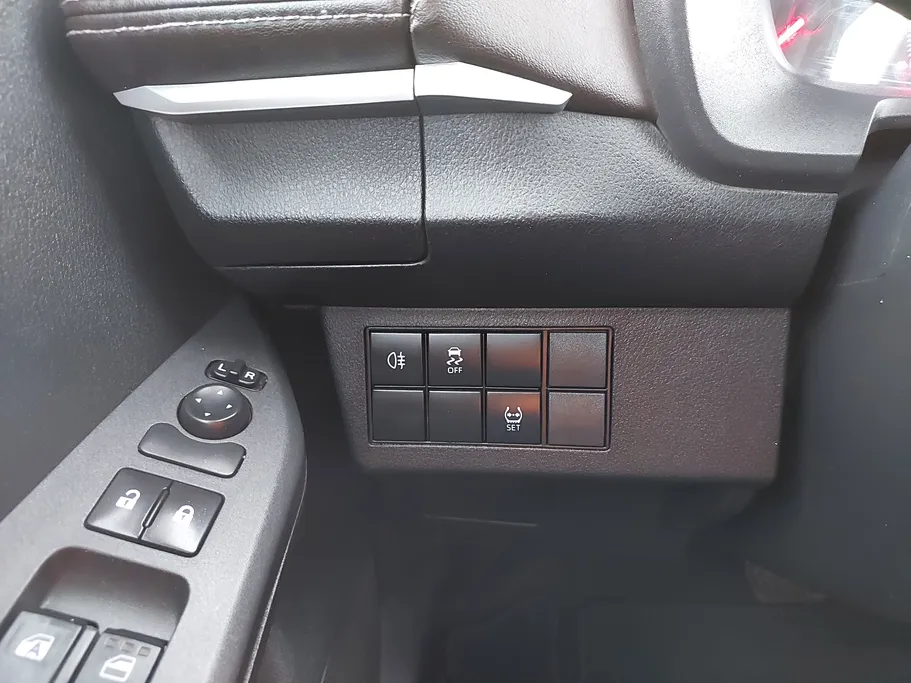 تويوتا يارس Y 2023 