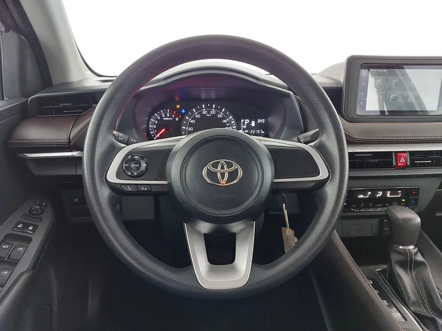 تويوتا يارس Y 2023 