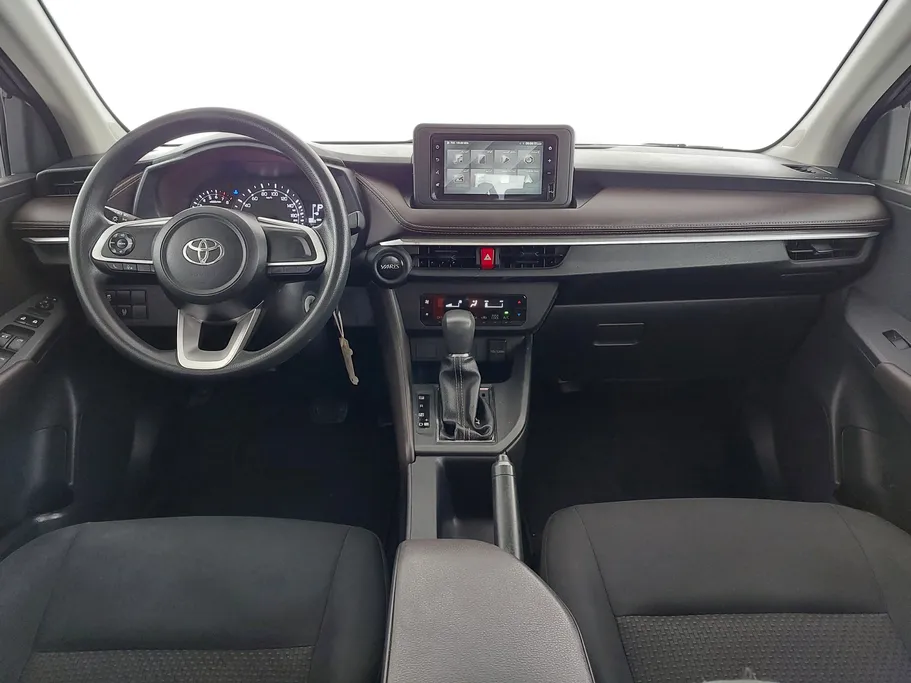 تويوتا يارس Y 2023 