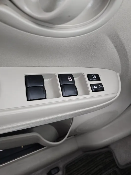 2023 Nissan Sunny SV Comfort 