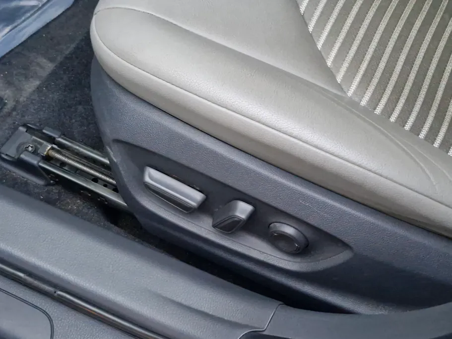 2020 Toyota Camry  SE 