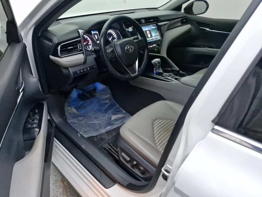 2020 Toyota Camry  SE 