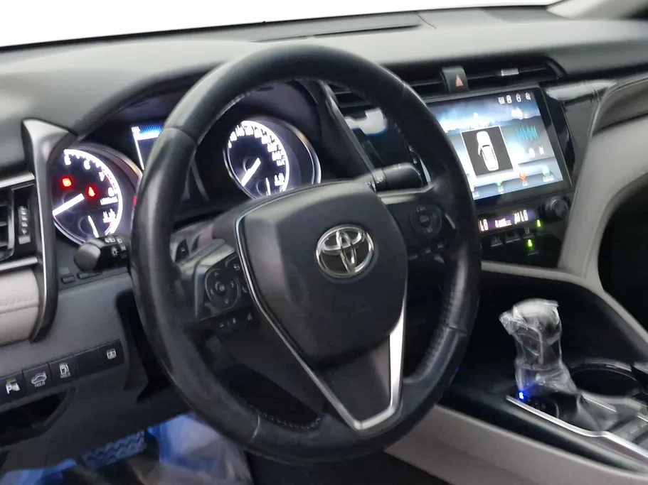 2020 Toyota Camry  SE 