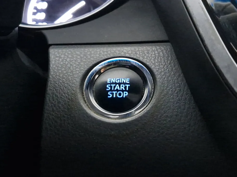 2020 Toyota Camry  SE 