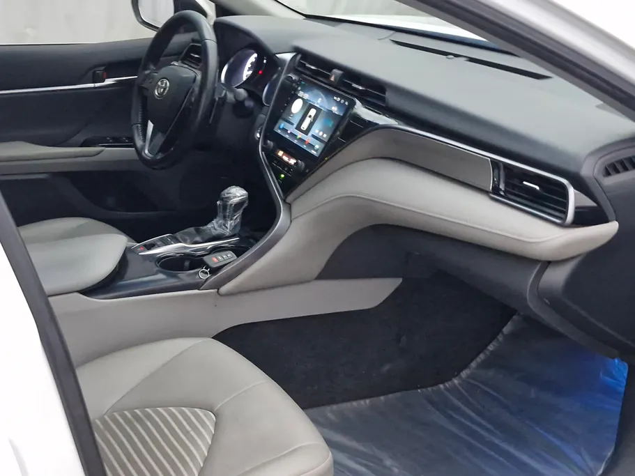 2020 Toyota Camry  SE 