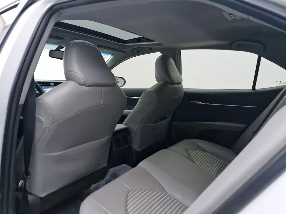 2020 Toyota Camry  SE 