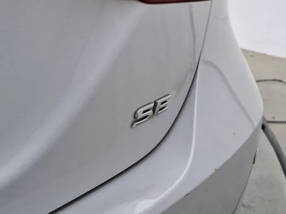 2020 Toyota Camry  SE 