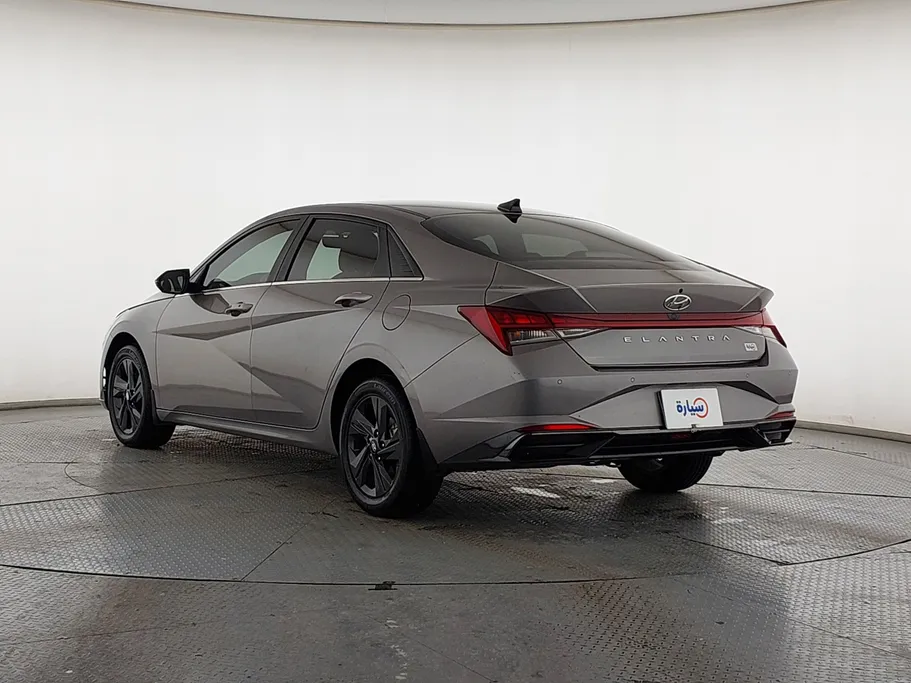 2022 Hyundai Elantra Smart Plus 