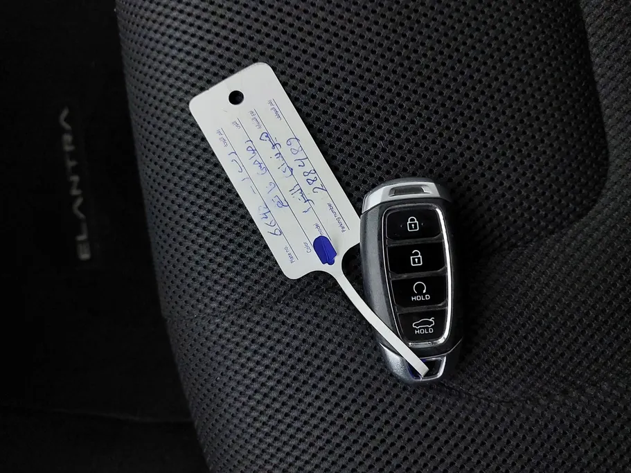 2022 Hyundai Elantra Smart Plus 