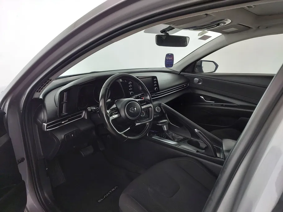 2022 Hyundai Elantra Smart Plus 