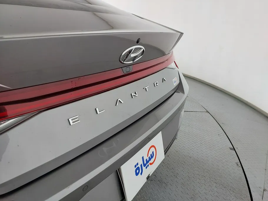 2022 Hyundai Elantra Smart Plus 