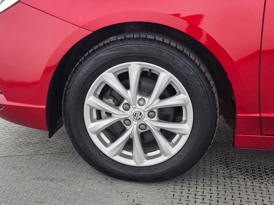 ام جي 5 COM 2022 