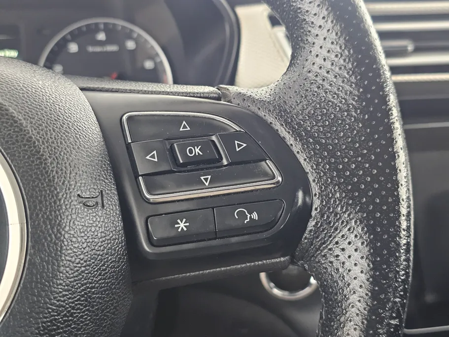 ام جي 5 COM 2022 