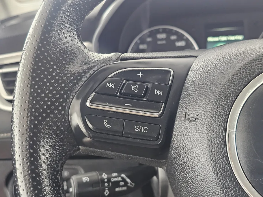 ام جي 5 COM 2022 