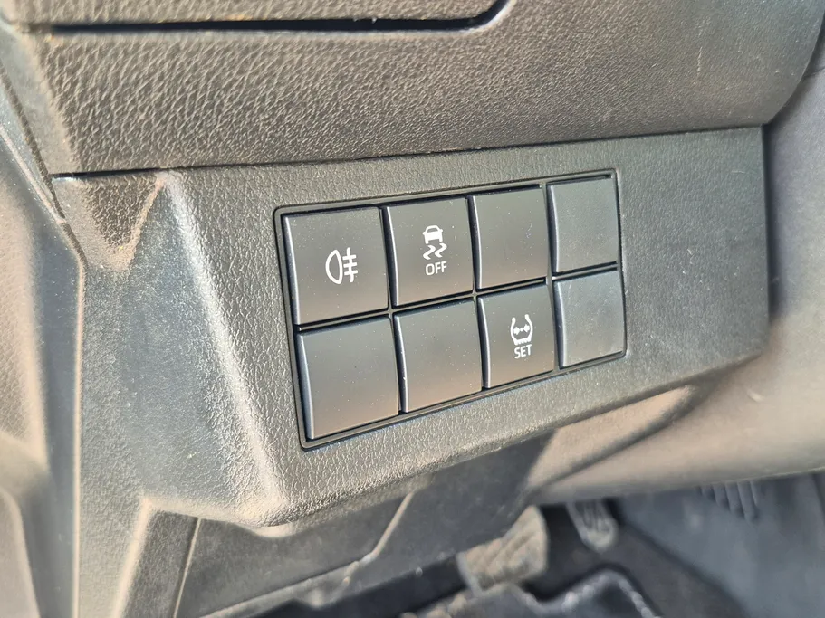 تويوتا يارس Y 2023 