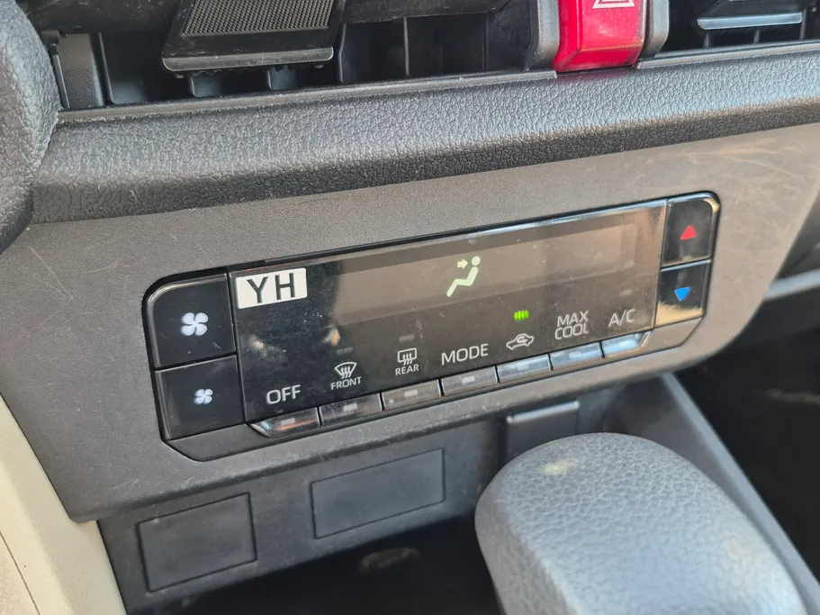 تويوتا يارس Y 2023 