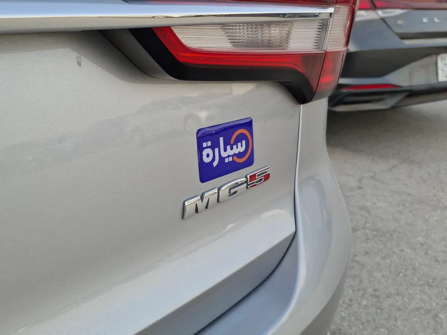 2023 MG 5 LUX 