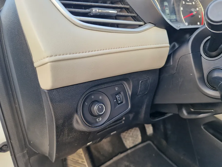 ام جي 5 LUX 2023 