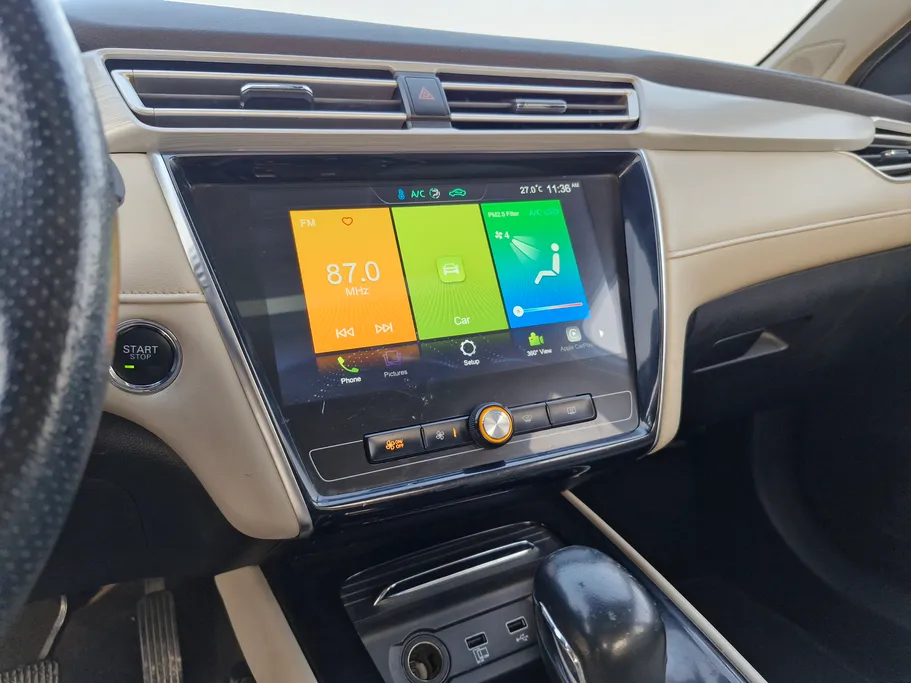 ام جي 5 LUX 2023 