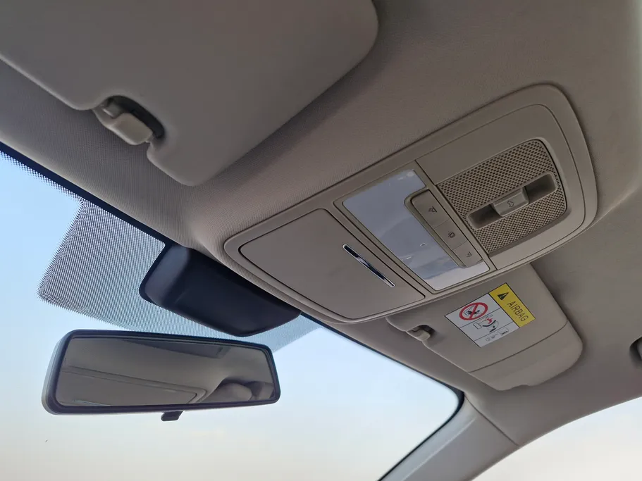 ام جي 5 LUX 2023 