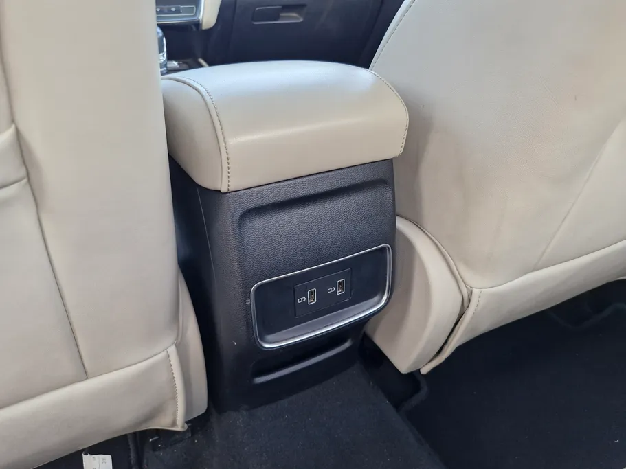 ام جي 5 LUX 2023 