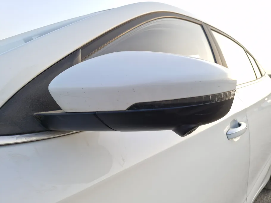 ام جي 5 LUX 2023 