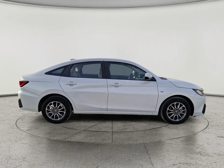 2023 Toyota Yaris  Y 