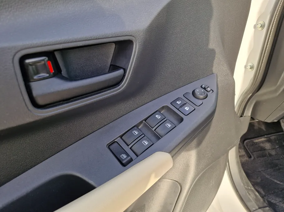 2023 Toyota Yaris  Y 