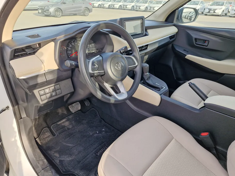 2023 Toyota Yaris  Y 